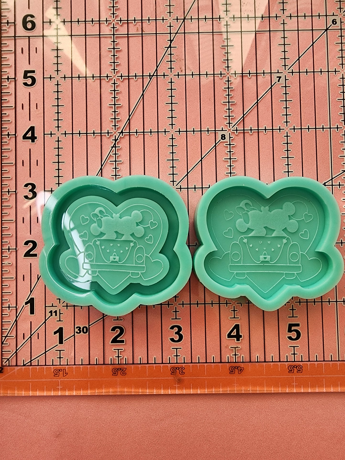 Valentine's Day Heart Grippy Silicone Mold 2"